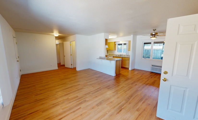 4CH2 3 Bed | 1 Bath