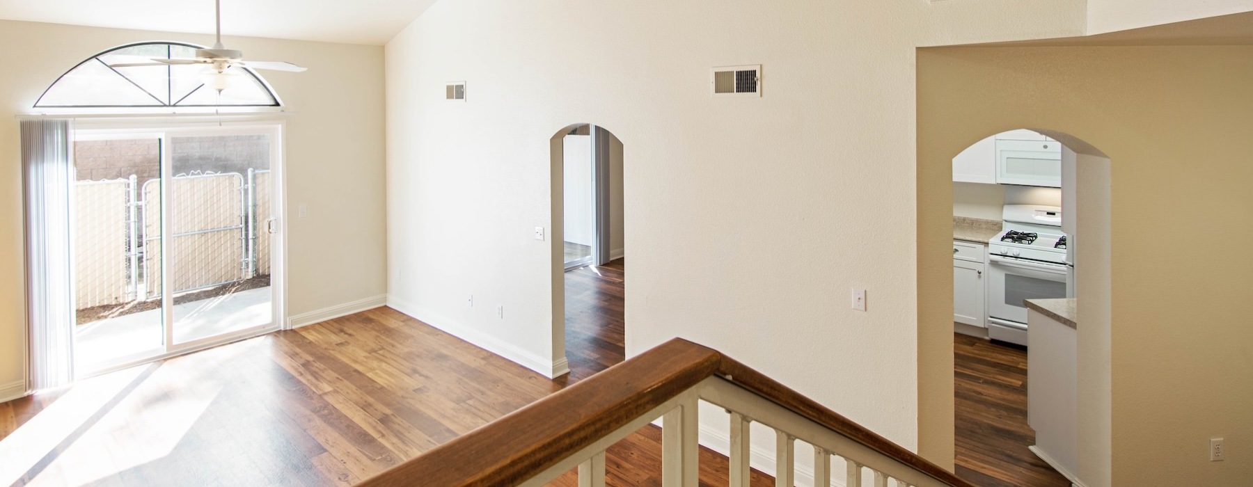 unfurnished living room