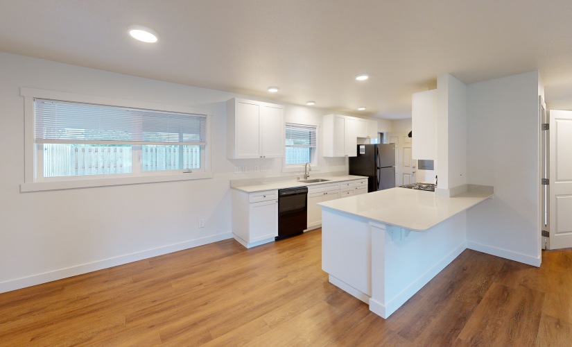 CH1 Renovated 2 Bed | 2 Bath