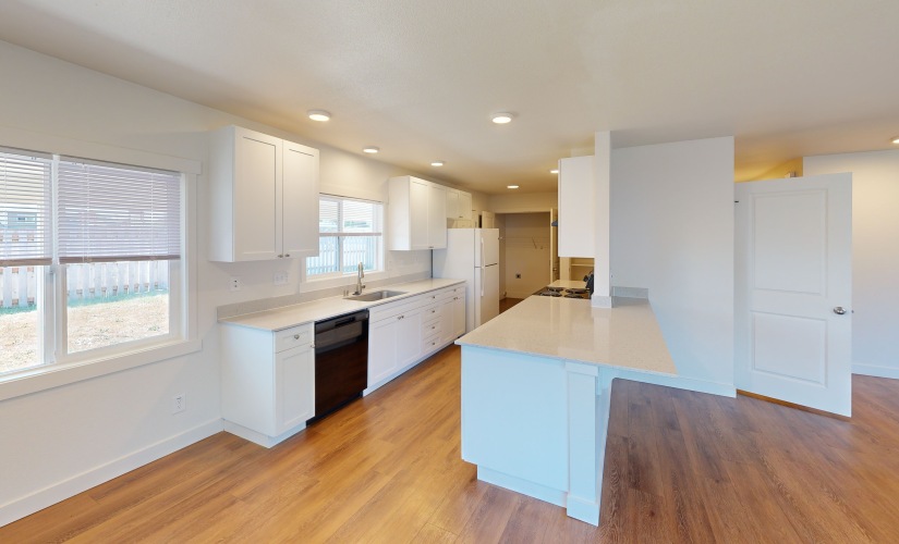 HCH2 Renovated 3 Bed | 1.5 Bath
