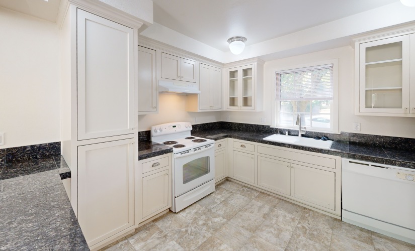 BM16 4 Bed | 3 Bath
