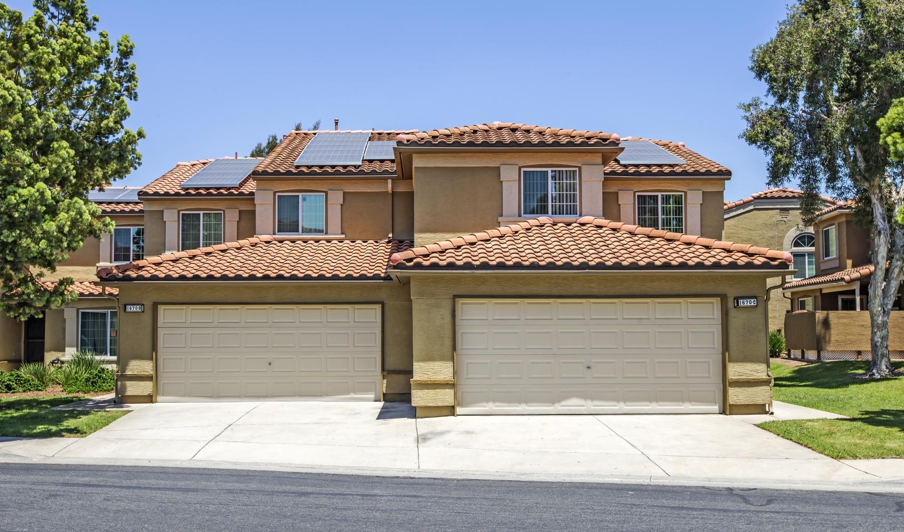 homes with enclosed garages