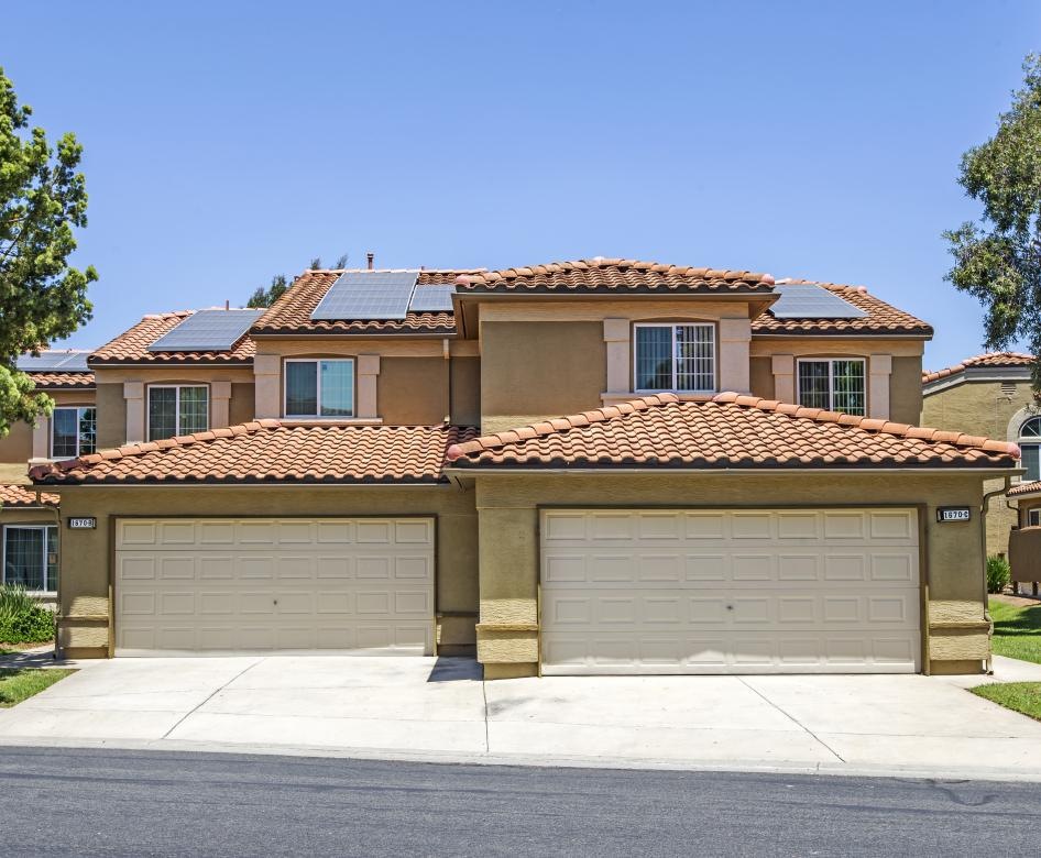 homes with enclosed garages