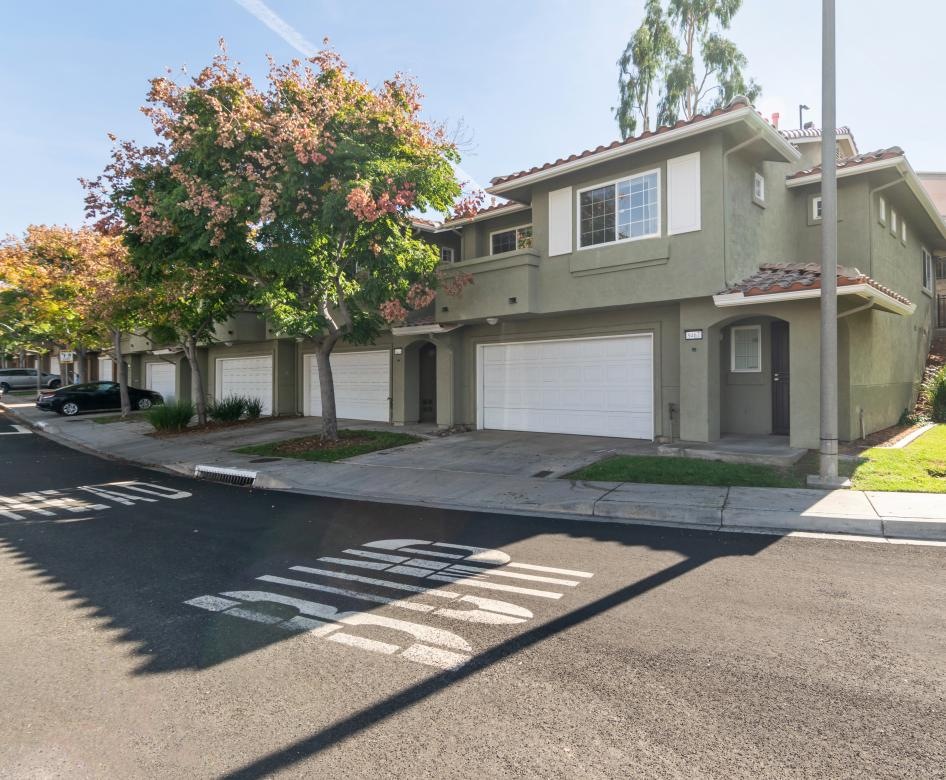 homes with attached garages