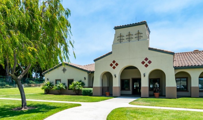 well maintained walkways and grounds